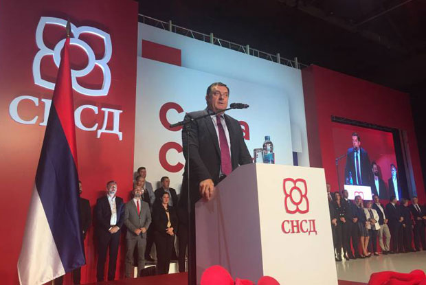 Само од Додика и СНСД нико не бежи